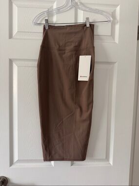 lululemon nulu slim-fit HR Skirt